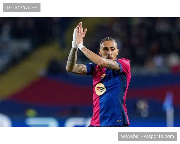 拉菲尼亚回敲队友门前补射进球